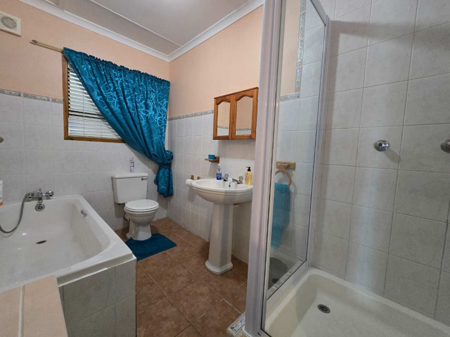 4 Bedroom Property for Sale in Stilbaai Wes Western Cape